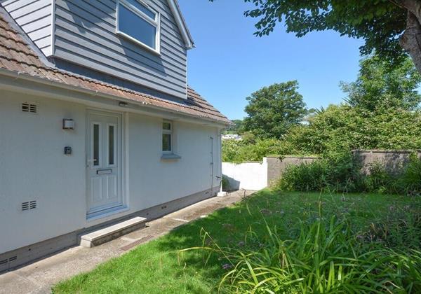 Welcoming entrance to holiday cottage in braunton
