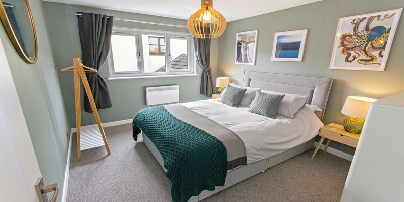 Master Bedroom with Kingsize bed