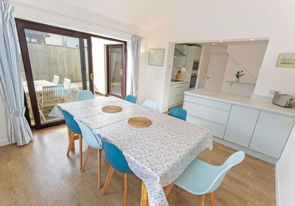 Spacious dining area in Croyde