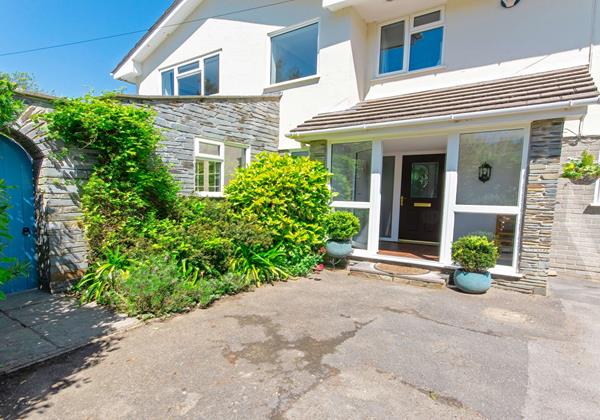 Well maintained country cottage garden in Croyde
