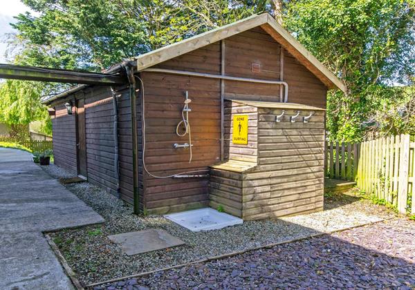 Private Log Cabin with Outside Shower