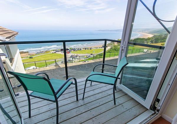 Private Balcony with Putsborough beach sea view!
