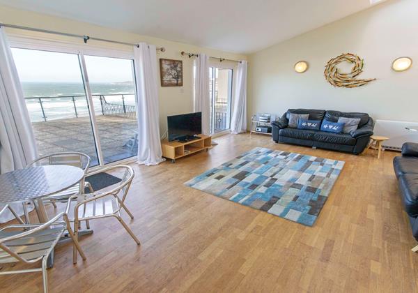 Lounge with seaview