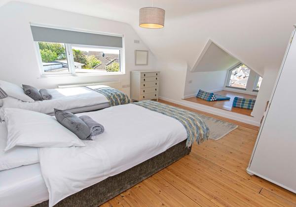 Twin bedroom with fantastic views