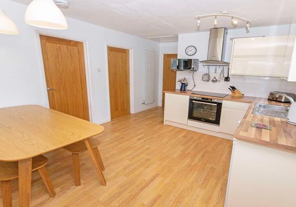 Openplan kitchen lounge