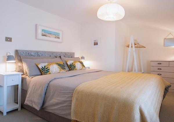 Double bedroom with storage