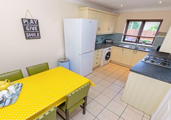 Well equipped family kitchen