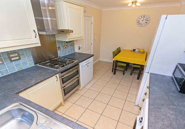 Spacious kitchen area