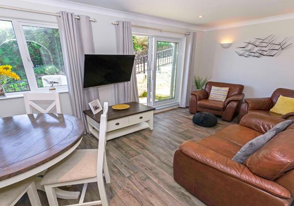 Lounge and dining area