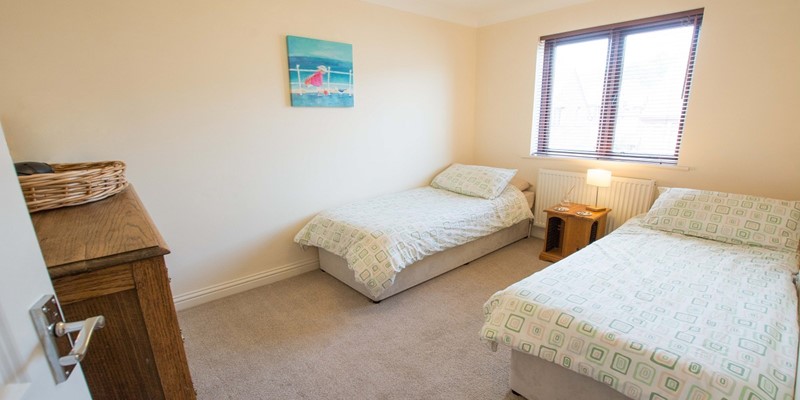 Twin bedroom Oyster Cottage Braunton