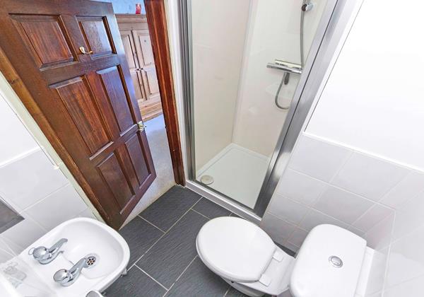 Master bedroom ensuite