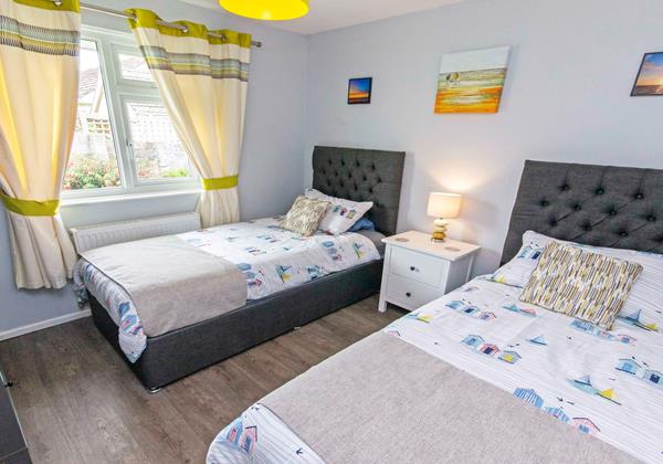 Twin beds at Sandbanks Braunton