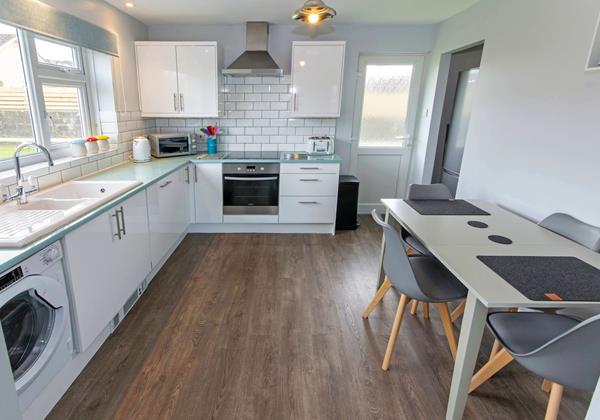 Stylish kitchen diner at Sandbanks Braunton