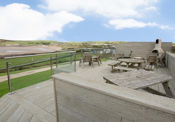 Stables private decking for eaing and BBQ views of Croyde