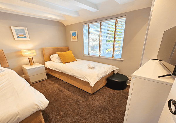 Twin Bedroom