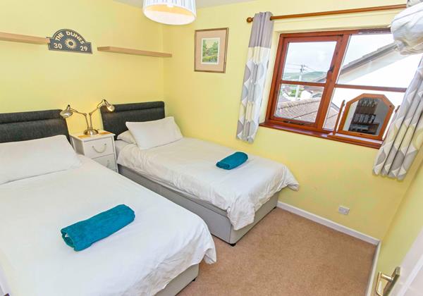 Twin bedroom