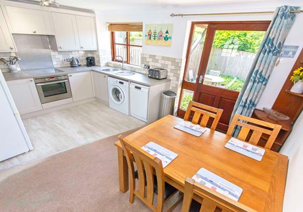 Open plan kitchen diner