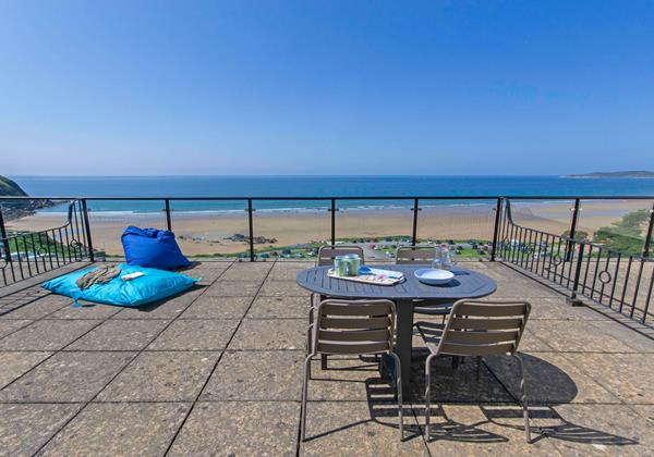 Large patio for dining