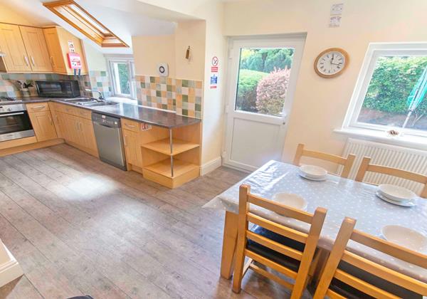 Kitchen diner