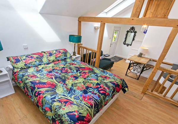 Self contained annex