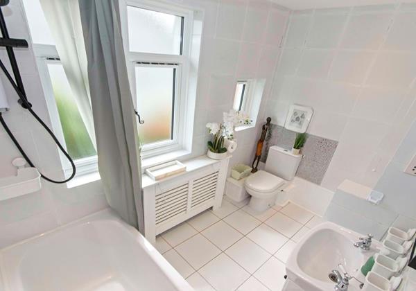 Childrens bathtime delight in the family bathroom