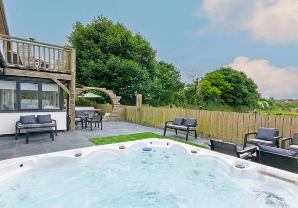 Luxury Hot Tub patio retreat
