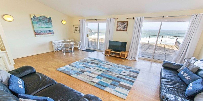 Lounge family time games & Tv