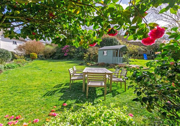 Summerhouse and lawned garden