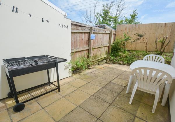 Patio Garden with BBQ in croyde