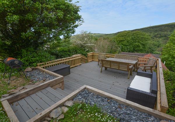 Decking area at the top og the garden
