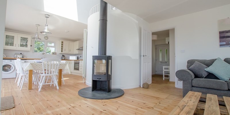 Beach stylish kitchen great for cooking dinner
