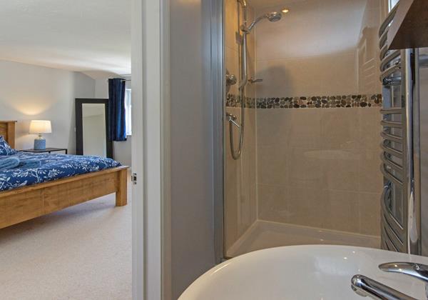Master bedroom en suite shower room